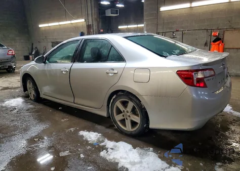 2012 Toyota Camry Base z USA, uszkodzony, nr VIN 4T1BF1FK5CU081012